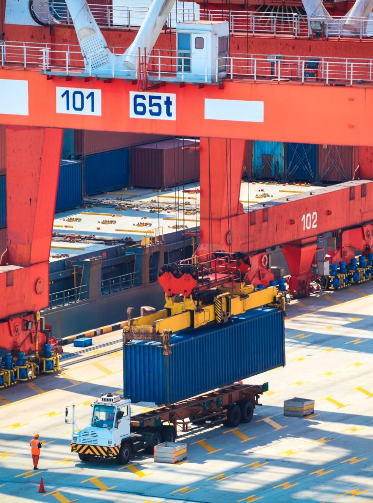 container operation in shanghai sea port